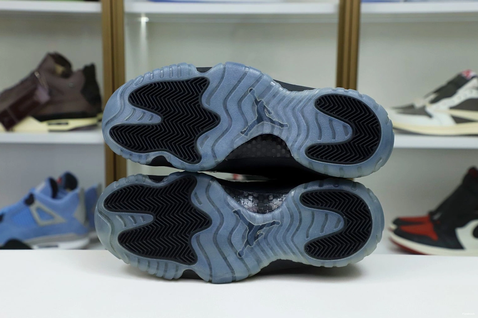 AIR RETRO JORDAN AND 'CAP 11 GOWN' 1115